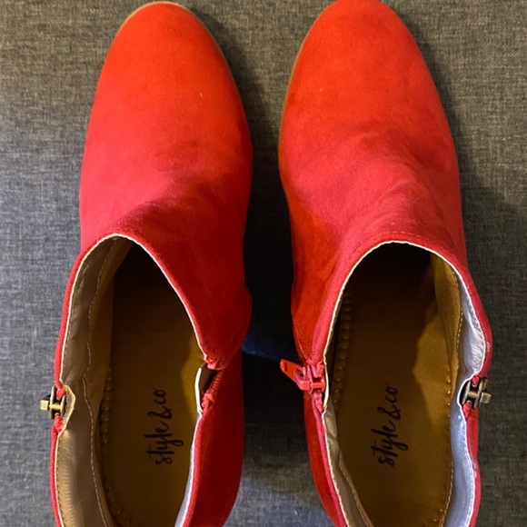 Women's boots in Red - Picture 8 of 8